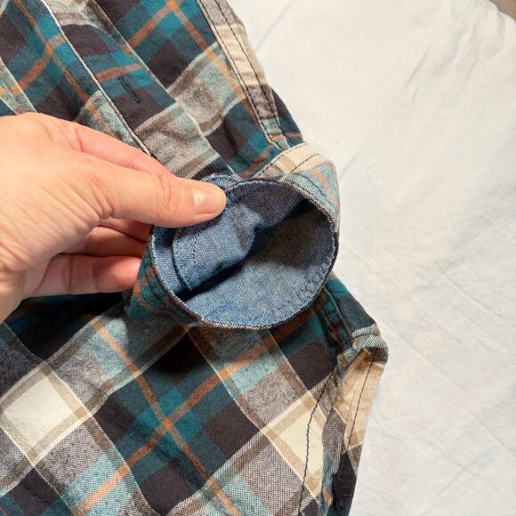 C.E. Schmidt Workwear Mens brown green cream plaid flannel. Size M. western - Picture 3 of 6